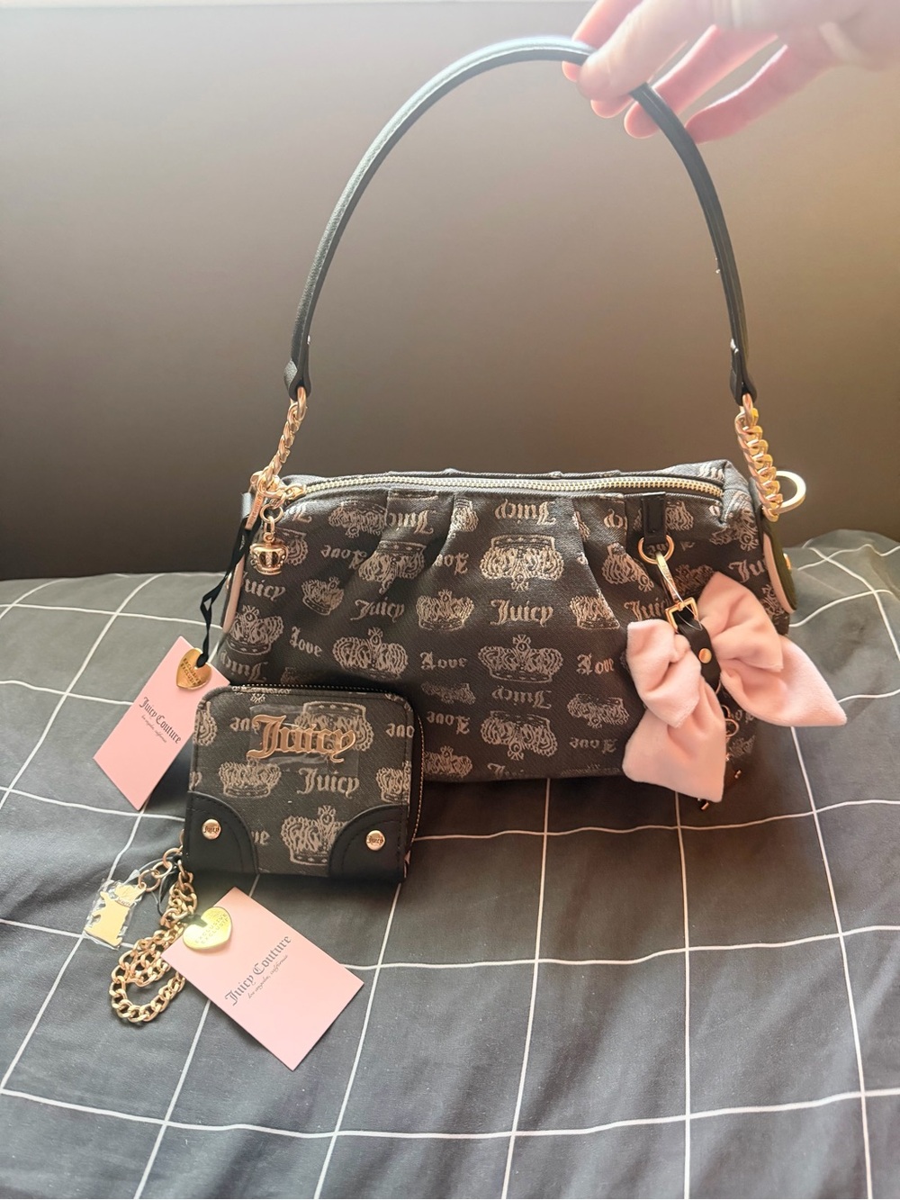 juicy couture crown shoulder bag and matching zip around wristlet